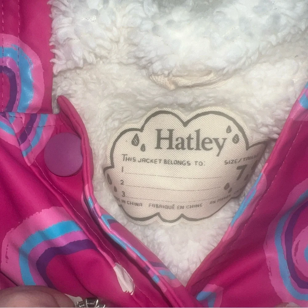 Hatley Sherpa lined Pink Raincoat with Hearts and Rainbows sz 7 - Picture 2 of 2